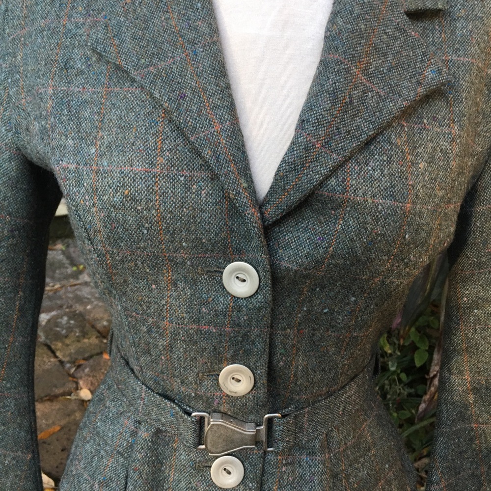 KAREN MILLEN ENGLAND Modern Tweed Wool Blazer with Belt